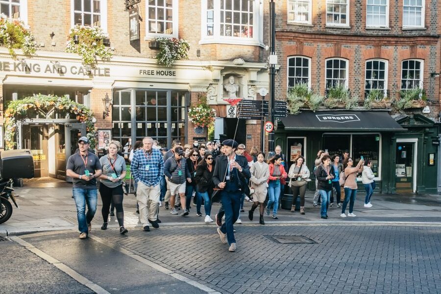 London: Full-Day Windsor, Stonehenge, and Oxford Tour - Who should book this tour?