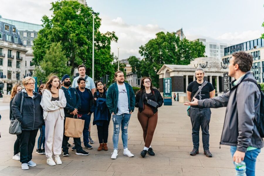 London: Ghastly Ghosts 2-Hour Walking Tour - Finishing near St. Paul’s Cathedral