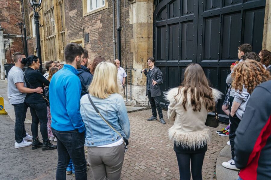 London: Ghost Walk and River Thames Boat Ride - The Underground alternative