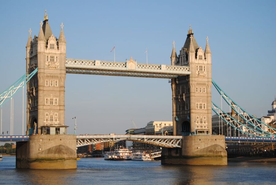 London Half-Day Private Chauffeur Driven Tour - A private way to see central London