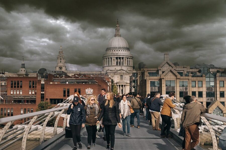 London: Harry Potter Walking Tour in German - Borough Market and the wizarding South Bank