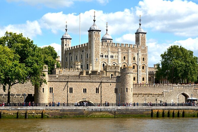 London In One Day Tour with River Cruise & London Eye Option - Exploring the Tower of London on your own