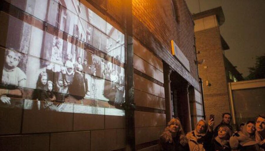 London: Jack the Ripper Walking Tour - Ripper Vision Tours - Whitechapel before the projector comes out