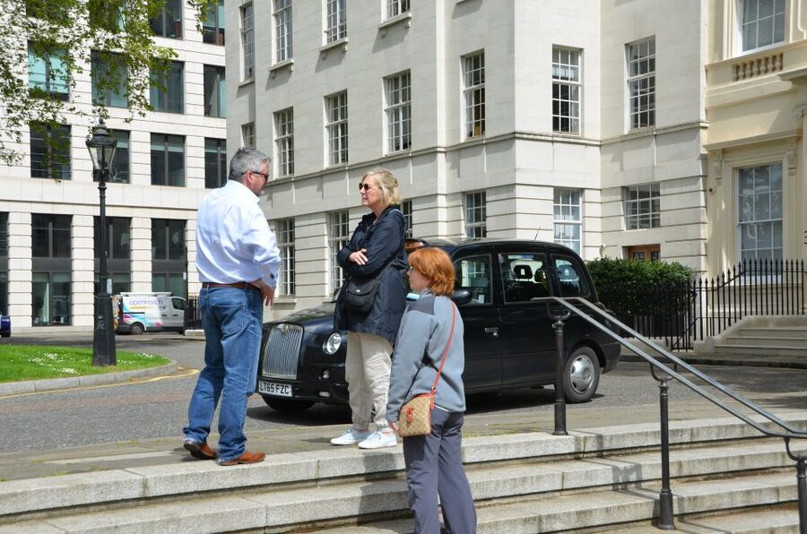 London: James Bond Shooting Locations Tour by Black Taxi - What Four Hours Feels Like