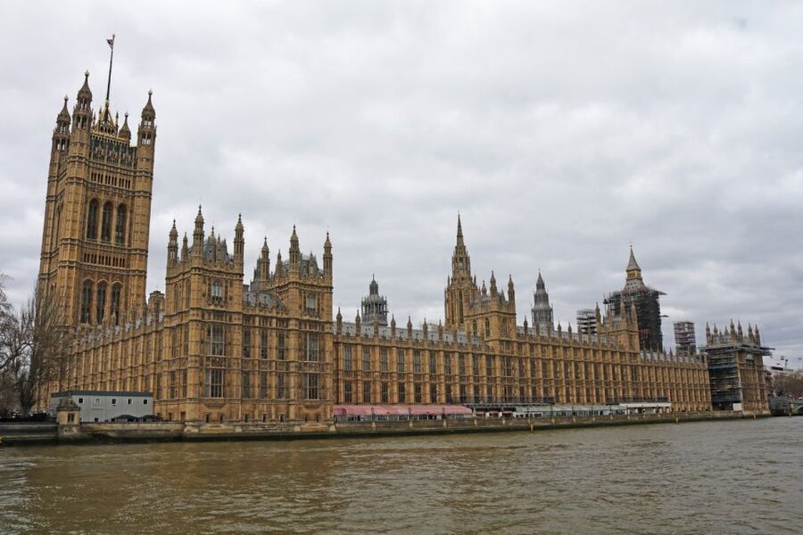 London: Kew to Westminster River Thames Cruise - Passing Putney and the Boat Race starting point