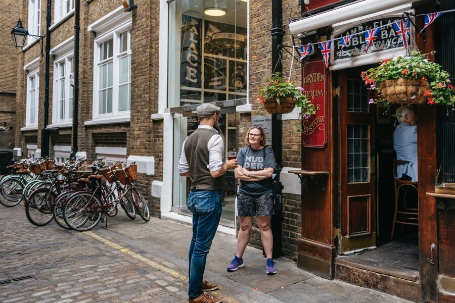 London: Landmarks & Secrets Bike Tour with Pub & Street Art - Starting at Lambeth Palace and crossing into Westminster