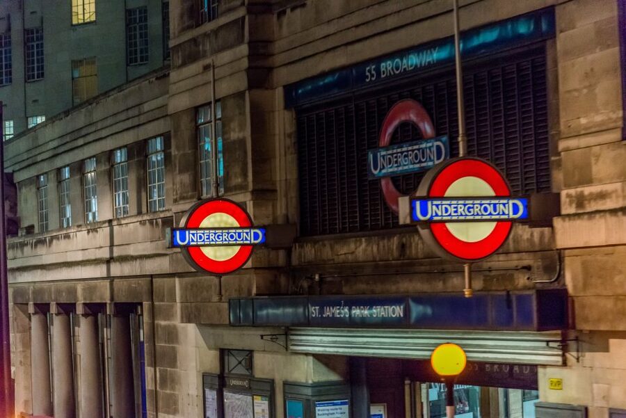 London: Nighttime Open-Top Bus Sightseeing Tour - Buckingham Palace and the royal route