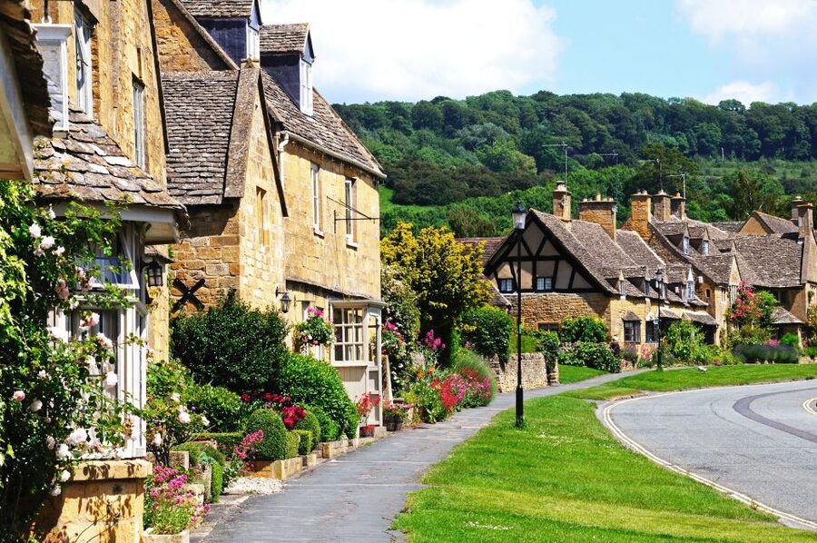 London: Oxford, Stratford, Cotswolds, and Warwick Day Trip - What the coach and guide add