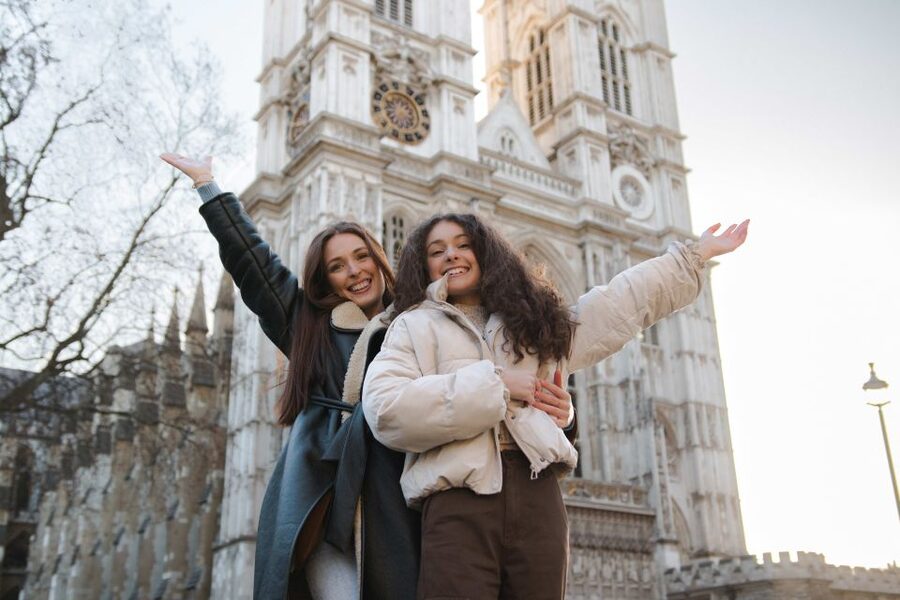 London: Private Landmark Tour with Professional Photographer - A short route with a useful final choice