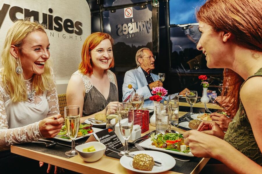 London: River Thames Dinner Cruise - What dinner is really like