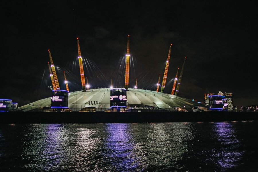 London: River Thames Dinner Cruise - Live music, cabaret, and dancing