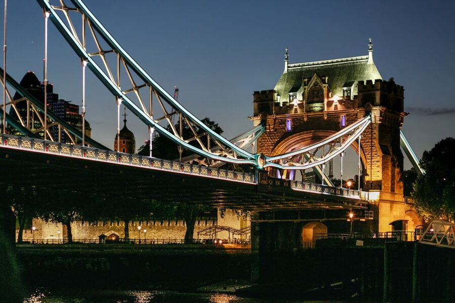 London: River Thames Dinner Cruise - Seating, views, and comfort