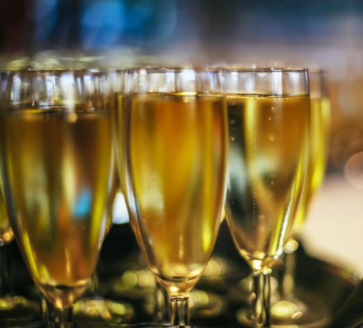 London: River Thames Dinner Cruise - Who should book this Thames cruise?