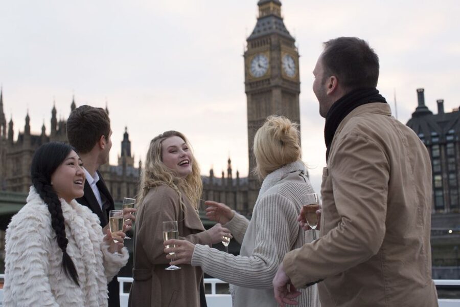 London: River Thames Evening Cruise with Bubbly and Canapés - What the $37 price really buys you
