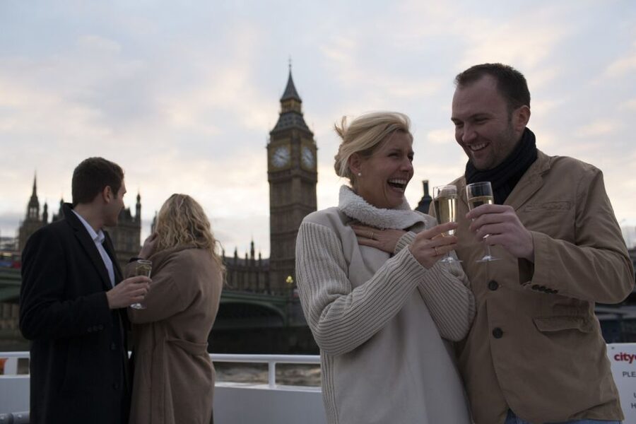 London: River Thames Evening Cruise with Bubbly and Canapés - Choosing between the saloon and the upper deck