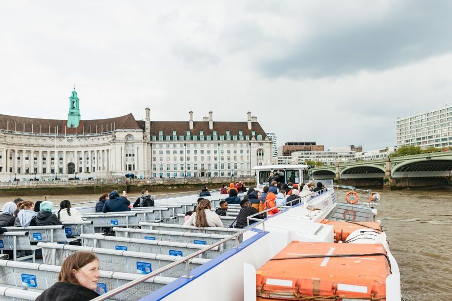 London: River Thames Hop-On Hop-Off Sightseeing Cruise - Downriver to Greenwich and the Cutty Sark