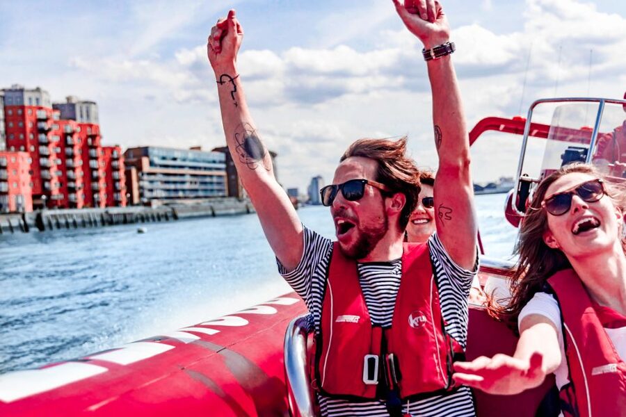 London: River Thames Speed Boat Tour - A Thames tour with two very different moods