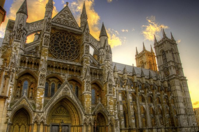London's Palaces & Parliament Tour (See Over 20+ London Top Sights) - Trafalgar Square and the royal route