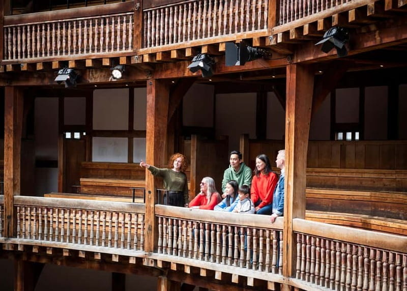 London: Shakespeare's Globe Theatre Guided Tour - What the guide adds to the visit