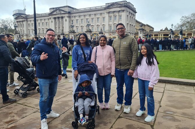 London Sightseeing Private Black Cab Tour with Hotel Pick Up - Westminster brings together Britain’s past and present