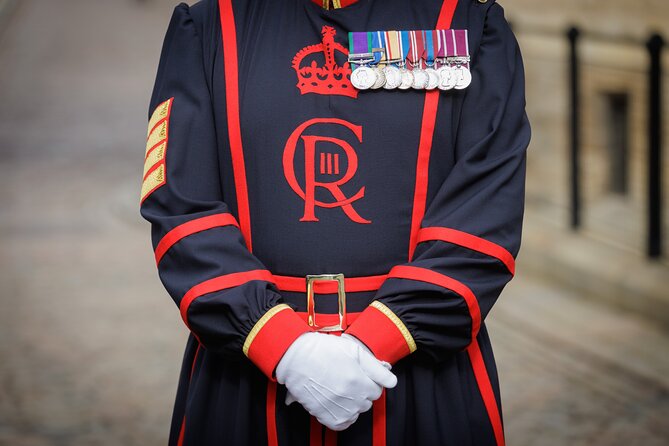 London Sightseeing Tour: Guard Change with Tower of London Option - Buckingham Palace and the Guard Change