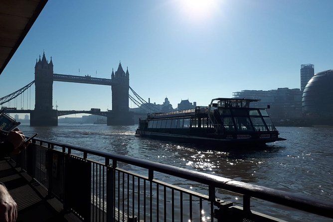 London Sightseeing Tour: Guard Change with Tower of London Option - Finish at the London Eye or with tea at Harrods