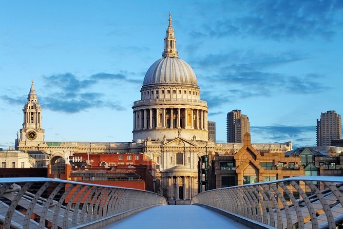 London Sightseeing Tour: Guard Change with Tower of London Option - Westminster Abbey and Parliament are photo stops