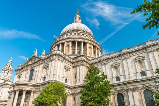 London Sightseeing Walking Tour with 30+ sights - Buckingham Palace and the Final Photo Stop
