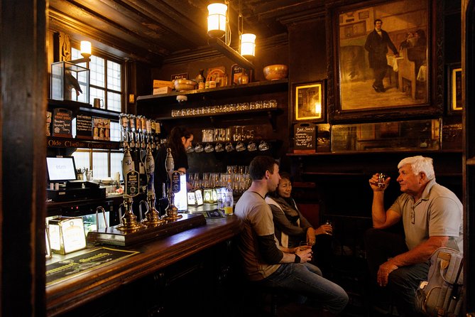 London Small Group Tour of Historical Pubs - Walking, stairs, and the pace of the afternoon