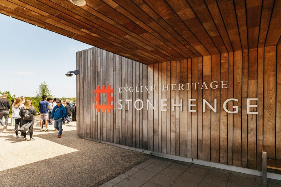 London: Stonehenge Morning or Afternoon Tour Optional Lunch - What the audio guide adds