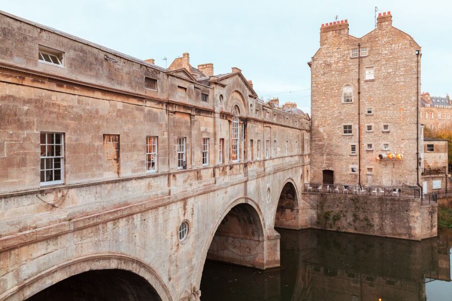 London: Stonehenge, Windsor, and Bath Day Trip by Bus - Guides make or break a fast itinerary