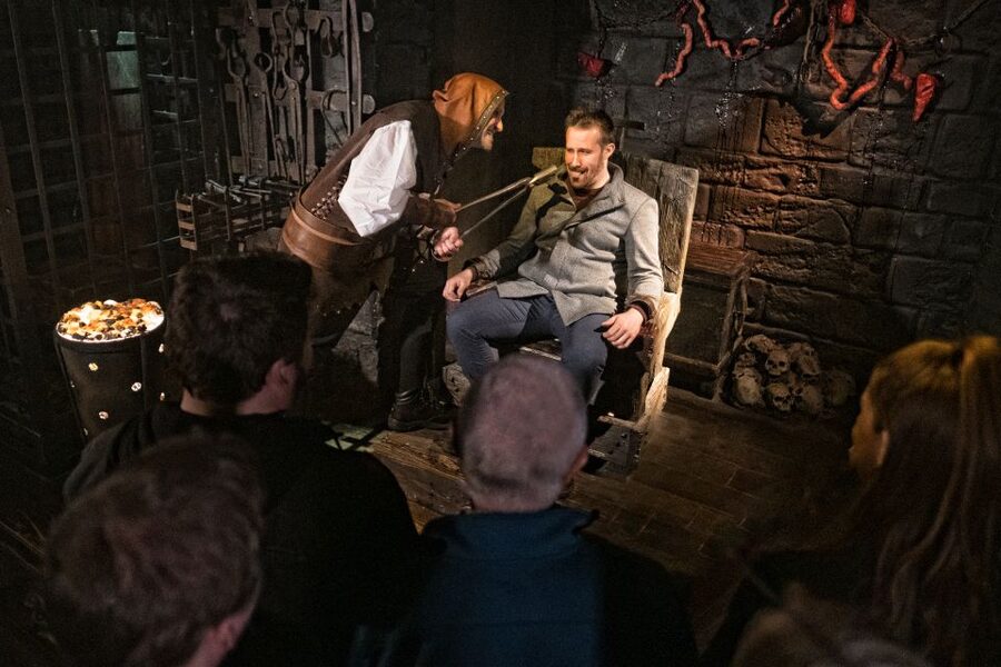 London: The London Dungeon and London Eye Combo Ticket - Sweeney Todd and the streets of Whitechapel