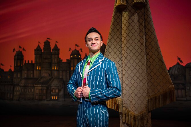London Theatre: Wicked the Musical - The music, costumes, and stage effects