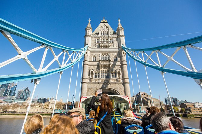 London Tootbus Hop on Hop off Bus Tour and Thames River Cruise - The central circuit reaches London’s biggest sights