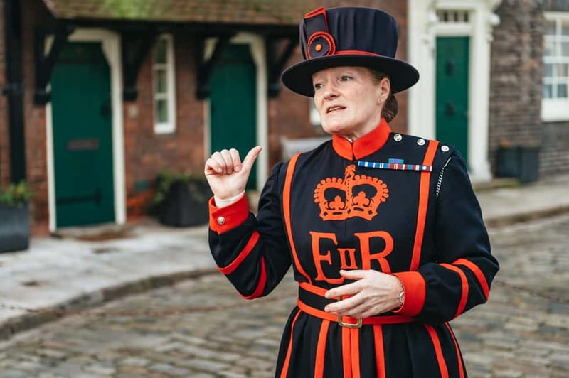 London: Tower of London Entry & Beefeater Private Audience - Meeting at the Gunpowder Plot location