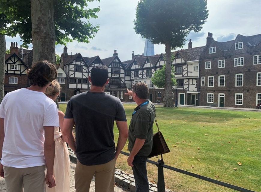 London: Tower of London Guided Tour with Boat Ride - The Jewel House and Crown Jewels