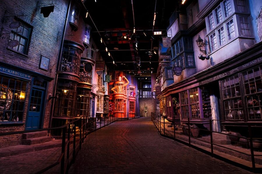 London: Warner Bros. Studio Harry Potter Tour with Transfers - Creatures, costumes, and special effects