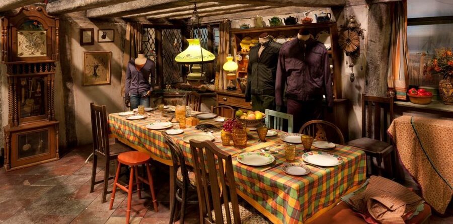 London: Warner Bros. Studio Tour with Hotel Pickup - Diagon Alley and the new Gringotts Bank