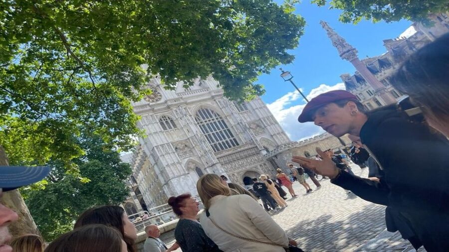 London: Westminster and Changing of the Guard Tour - Horse Guards Parade and the mounted alternative