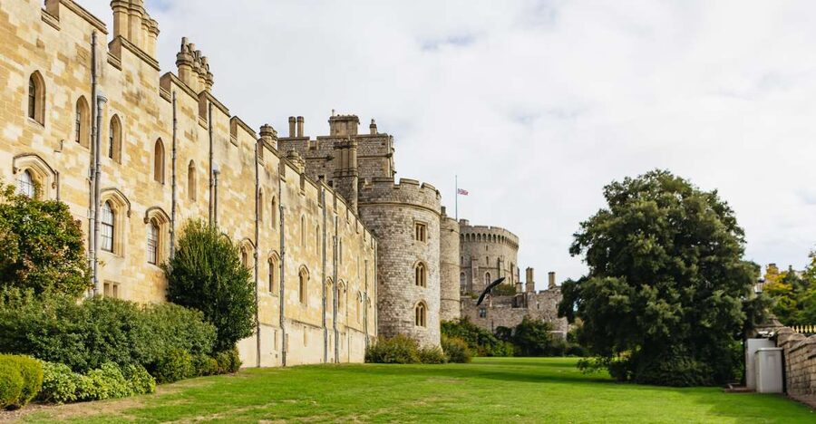 London: Windsor Castle, Stonehenge & Bath Full-Day Tour - Windsor Castle and the royal rooms