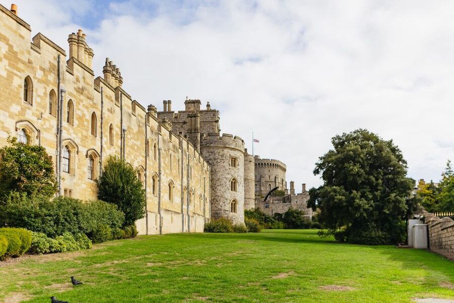London: Windsor Castle, Stonehenge & Bath Full-Day Tour - Who should book this day trip