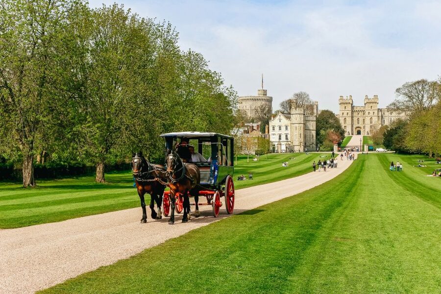 London: Windsor, Stonehenge, Bath, and Roman Baths Day Trip - Stonehenge: a short walk into prehistory