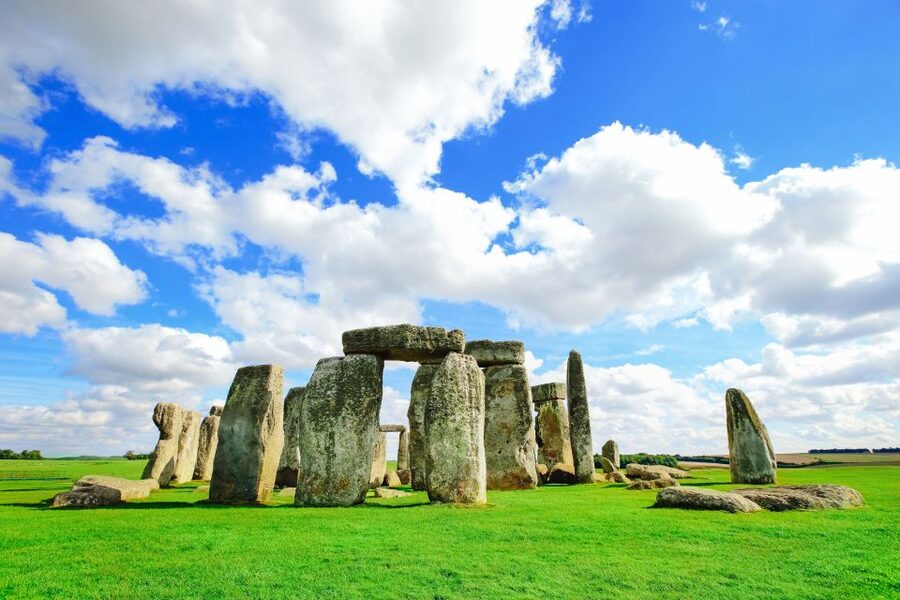 London: Windsor, Stonehenge, Bath, and Roman Baths Day Trip - Coach comfort, guide quality, and the long road