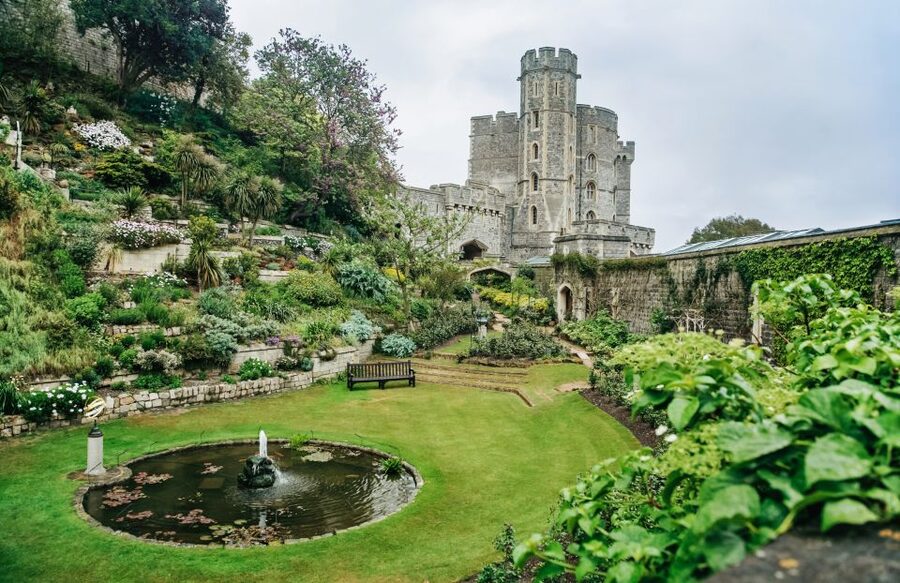 London: Windsor, Stonehenge, Bath, and Roman Baths Day Trip - Price, admissions, and what the $120 buys