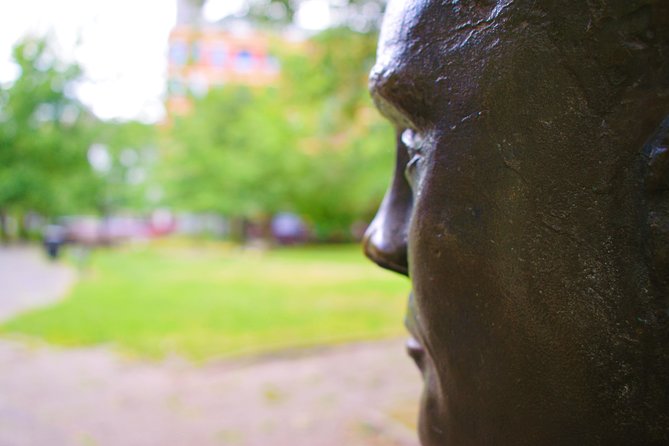Manchester Afternoon Walking Tour - Cathedral, Chetham’s Library, and football landmarks