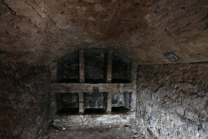 Multi-Sensory Small-Group Historic Vaults Tour in Edinburgh - The darker stories: Burke, Hare, and life below the bridge