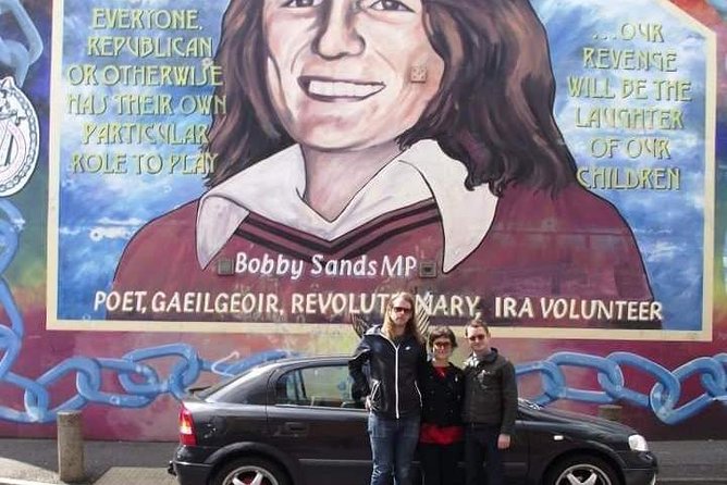 Official World Famous Belfast Taxi Tour ™ - What the private format does well