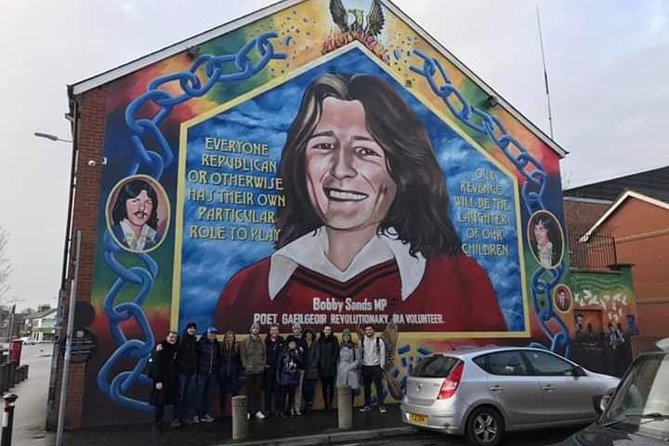 Official World Famous Belfast Taxi Tour ™ - Writing your name on the Peace Wall