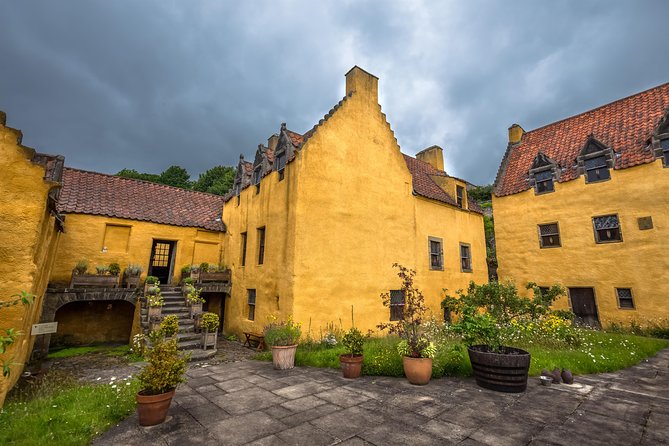 Outlander Film Locations Day Trip from Edinburgh - Blackness Castle: Fort William by the Firth of Forth