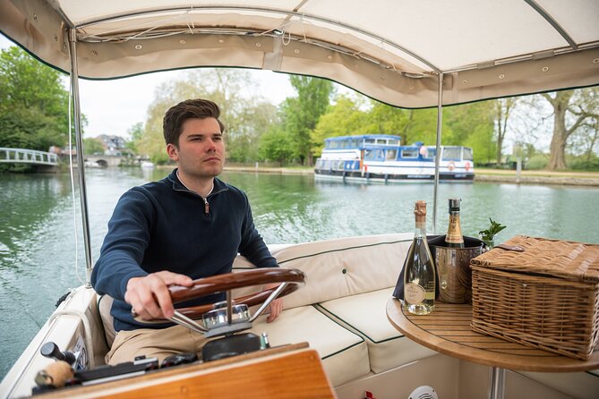Oxford Sightseeing River Cruise Along The University Regatta Course - The guide makes the short route worthwhile